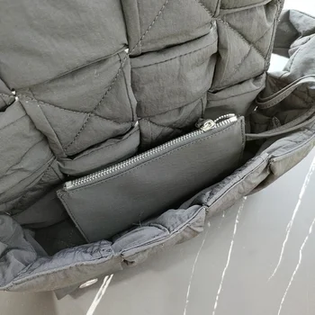 Марка дизайнер Тканая чанта-месинджър Найлон мека чанта през рамо Чанта през рамо Памучен bag-въздушна възглавница за Чанта на рамото Чанта Дамски
