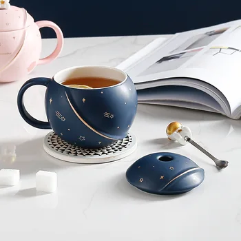 Ново Творчество, Керамика Астронавт Планета Чаши с Капак, Лъжица Детска чаша за вода на Закуска Чаша Чай с мляко Кафеена чаша Подаръчен комплект чаши