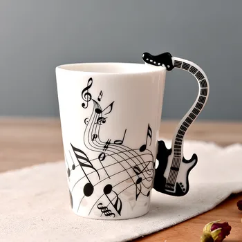 220 мл Креативна чаша за електрическа китара с ръчно рисувани Музикални ноти Керамична чаша за вода, Бутилки за музикални инструменти във формата на сърце Кафеена чаша