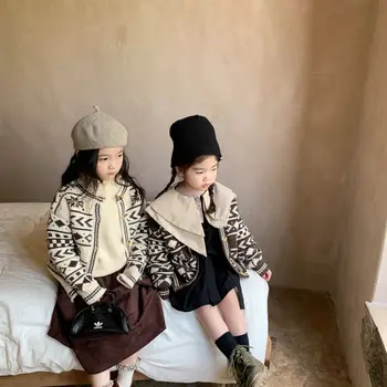 2021 есента и зимата нова корейска детски дрехи детски ретро-модел случайни пуловер, жилетка вязаное козината е дебела